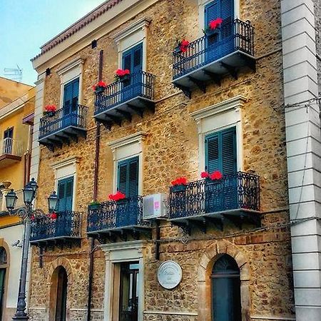 Il Portico Dei Normanni Acomodação com café da manhã Butera Exterior foto